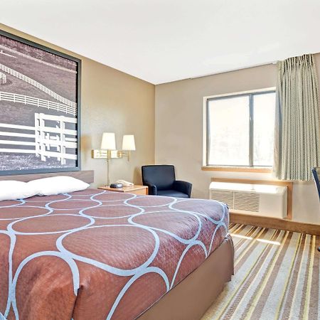 Super 8 By Wyndham Louisville Airport Zewnętrze zdjęcie