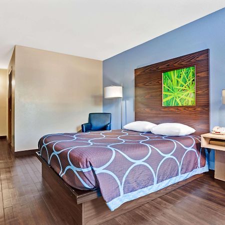 Super 8 By Wyndham Louisville Airport Zewnętrze zdjęcie