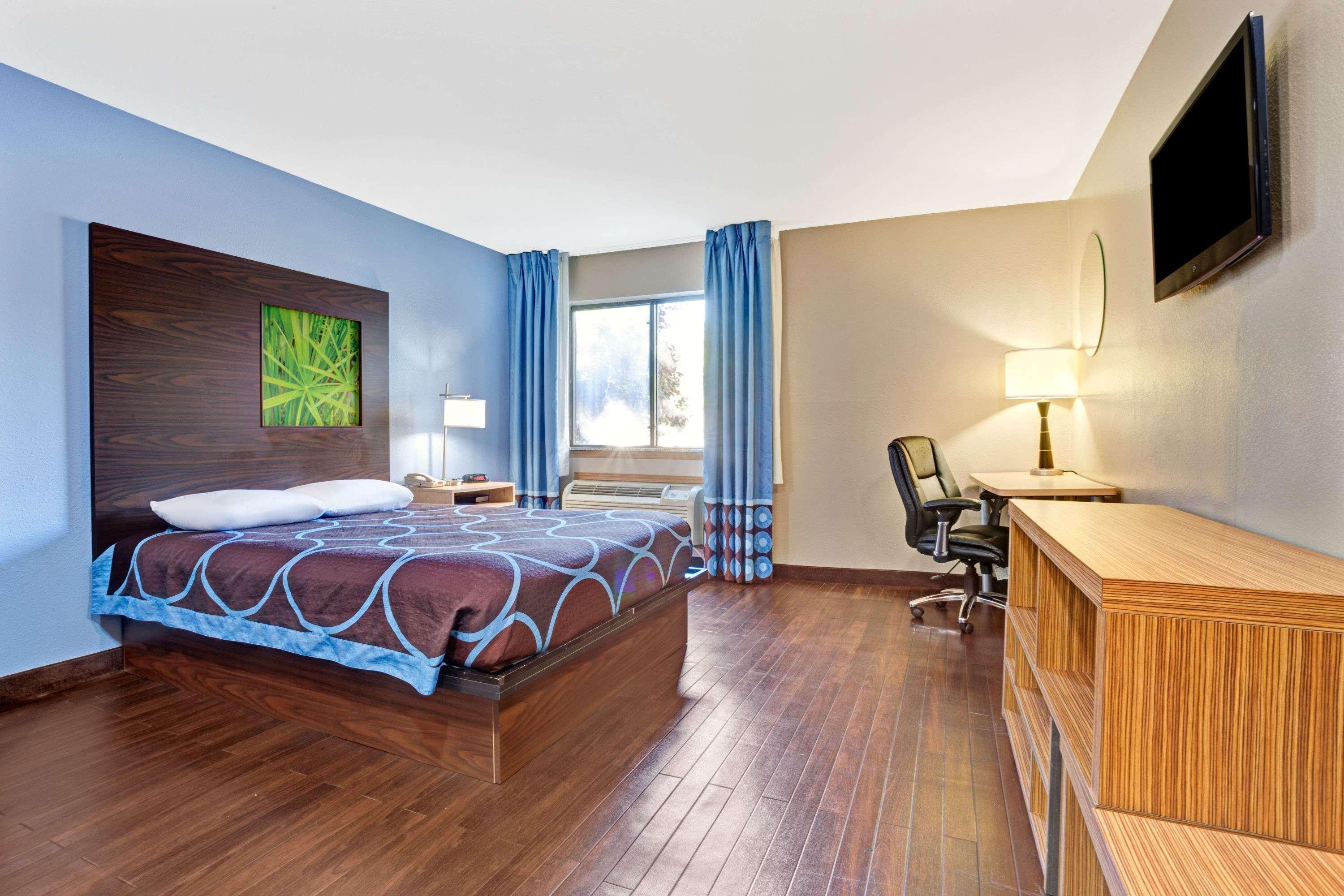 Super 8 By Wyndham Louisville Airport Zewnętrze zdjęcie