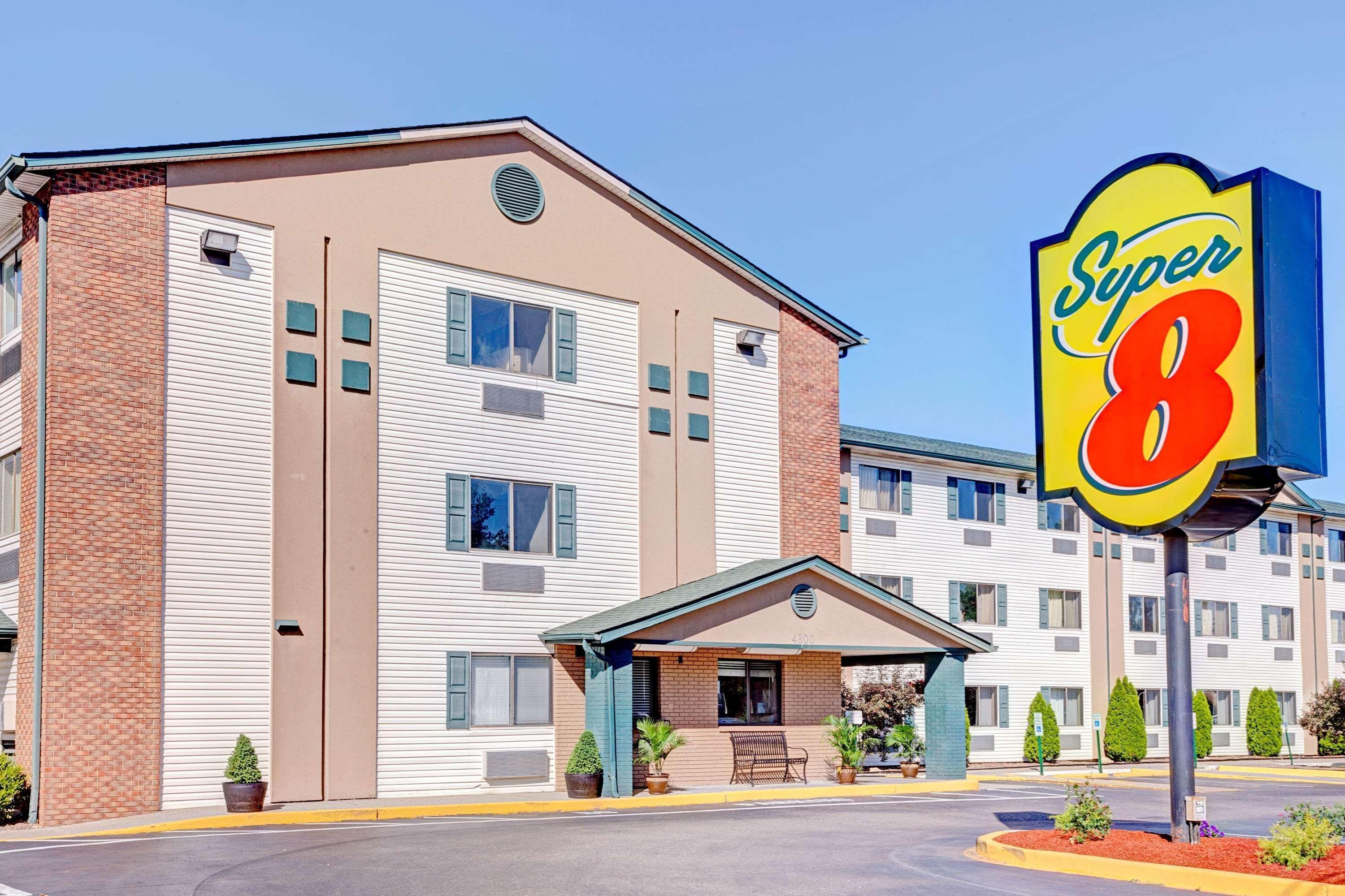 Super 8 By Wyndham Louisville Airport Zewnętrze zdjęcie