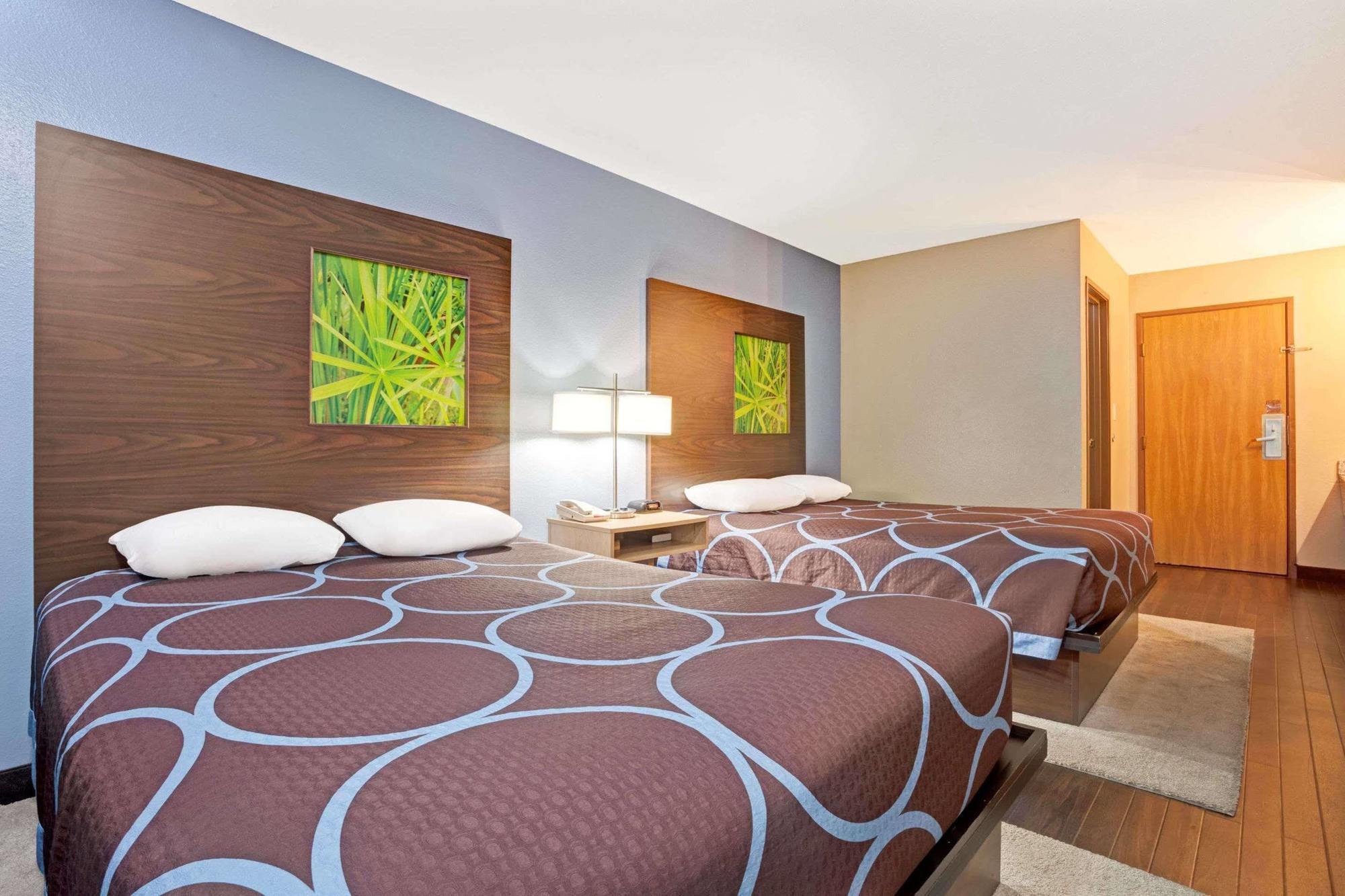 Super 8 By Wyndham Louisville Airport Zewnętrze zdjęcie