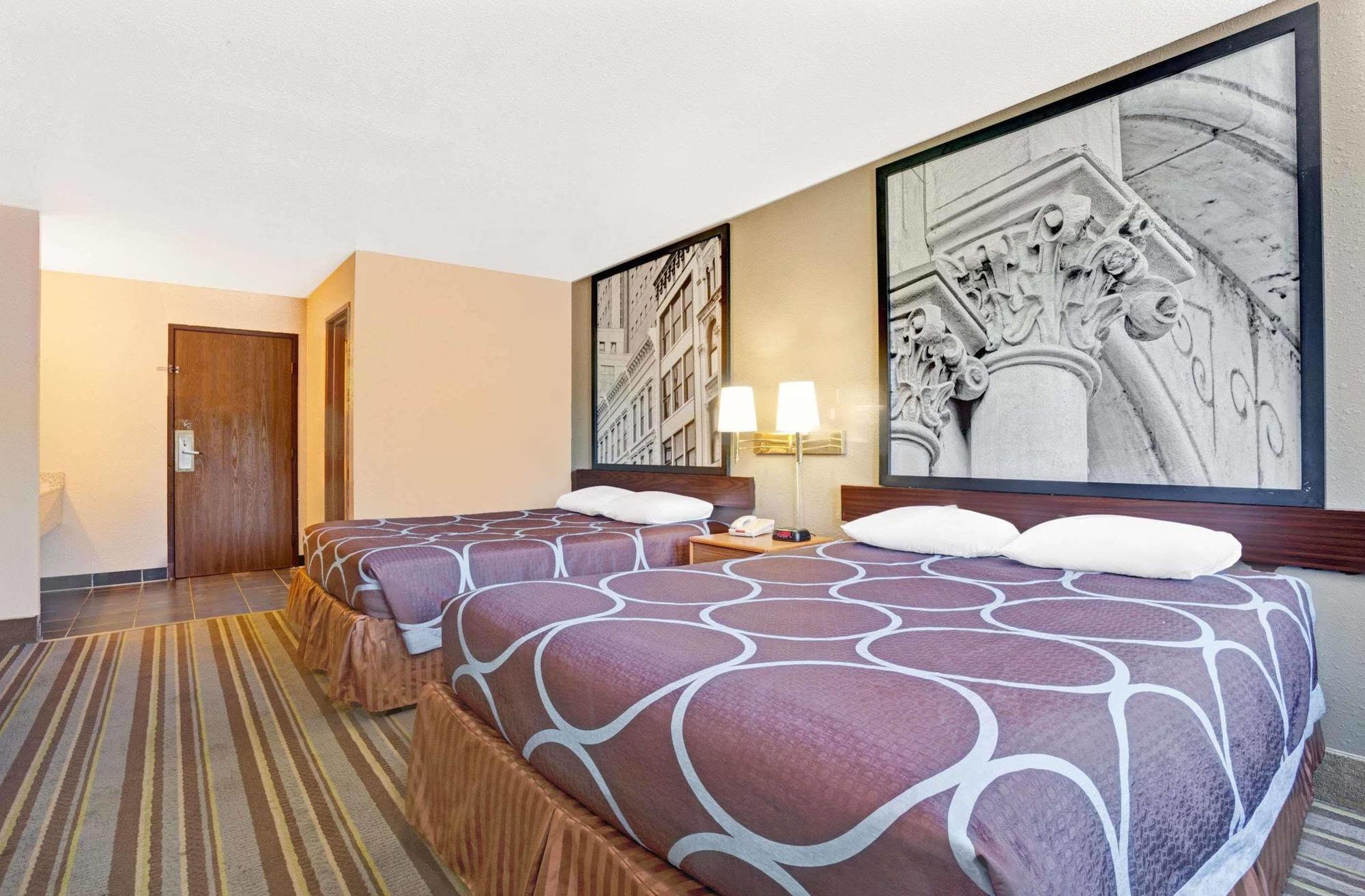 Super 8 By Wyndham Louisville Airport Zewnętrze zdjęcie